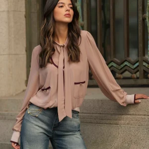 Camisa com laço Fracomina